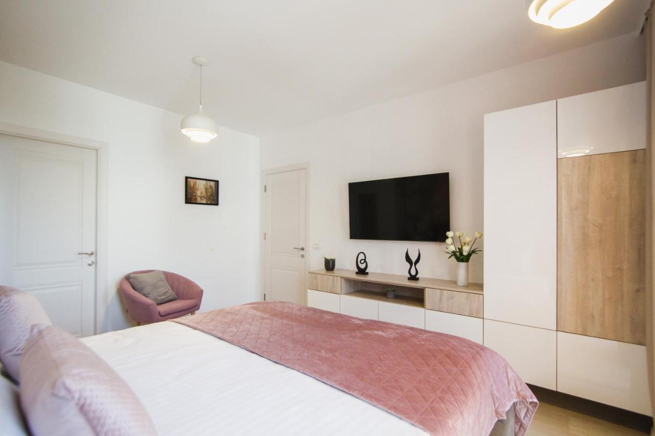 Romantic Getaway At West Residence Oradea Dış mekan fotoğraf